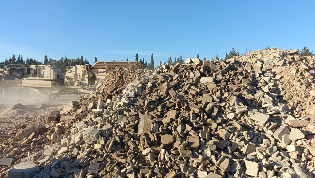 Escombros de construcción para clasificación y valorización