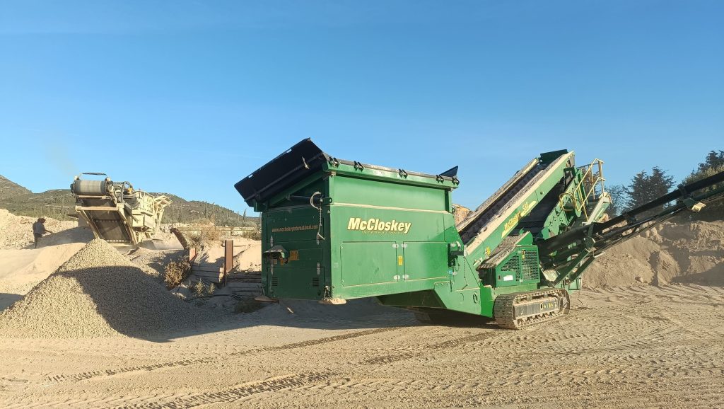 Molino y criba para valorización de residuos de construcción
